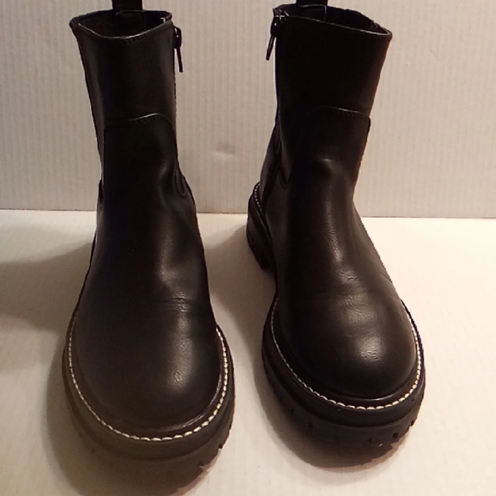 Time and Tru Black Platform Ankle Booties with Contrast Stitching